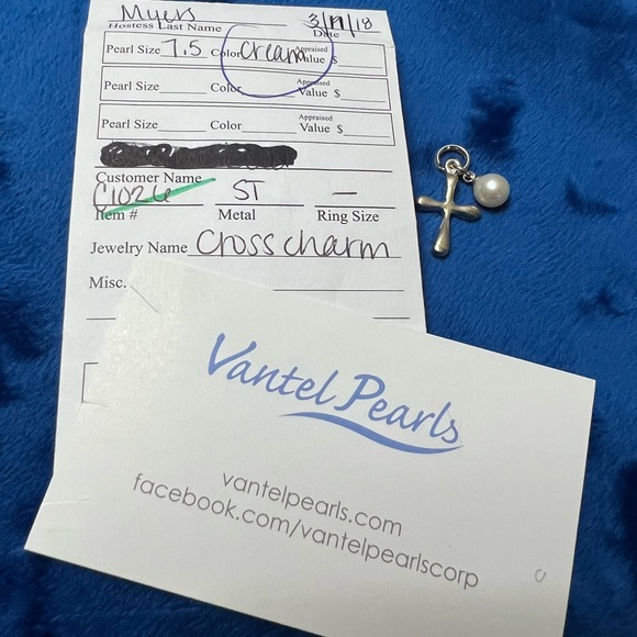 Vantel pearl charms$10 each - Picture 3 of 7